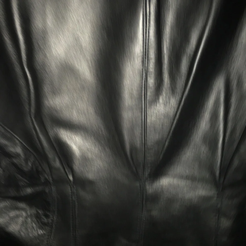 Wilson’s Leather form fitting jacket - Picture 5 of 10